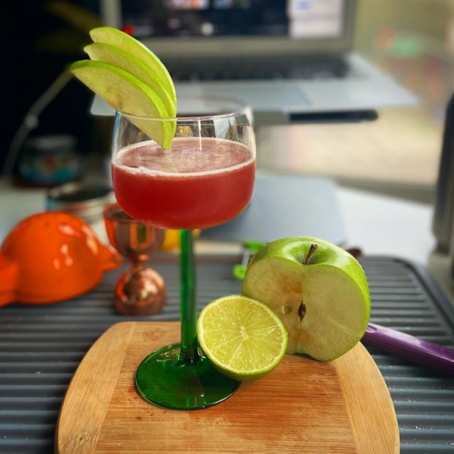 Pomegranate Appletini!!! One of my favorite creations for the virtual cocktail classes I teach! 

Pomegranate ‘Appletini’
2 oz (¼ cup) vodka, gin, white rum, blanco tequila [or cold tea - green or floral]
¾ oz (1.5 tbsp) Apple Grenadine syrup
½ oz (1 tbsp) pomegranate juice
½ oz (1 tbsp) lime juice
½ oz (1 tbsp) orange juice

Juice lime into small glass, measure out ½ oz per cocktail, add to shaking vessel
Add all other ingredients to shaking vessel along with 1 ½ cups ice
Shake hard for 7 seconds
Strain into chilled cocktail class
Garnish with apple slices

Apple Grenadine
½ green apple
3 orange peels
½ cup pomegranate juice
½ cup sugar or honey
2 pinches salt

Pull three peels from orange add to mason jar
Slice apple into quarters, cut 3 thin slices, set aside for garnish
Finely chop ½ apple add mason jar and muddle into orange peels
Add salt, sugar and pomegranate juice
Attach mason jar lid and shake to dissolve sugars
Let apples infuse into grenadine for 24 hours
Strain apples from liquid and discard
Store in fridge for up to 10 days

I teach fun and engaging cocktail crafting classes virtually and in-person! Check out my website for more details - RebeccaPinnell.com 

#virtualcocktailclasses #virtualofficehappyhour #cocktails #cocktail #cocktailrecipes #cocktailrecipes #tonic #bayareabartender #sanfrancisco #easycocktails #alcoholfree #alcoholfreecocktails #alcoholfreedrinks #virtualhappyhour #howtomakecocktails #cocktailmakingtips