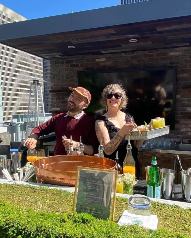 A sunny spring day and spirit-free cocktails 🥂 

Thank you to @stokesliveentertainment for inviting me to provide beverages for Mythica’s luncheon last Tuesday. Event was held at @thenewhallnest during @official_gdc here in #sanfrancisco. @luesimcoe provided the gorgeous moss bar top and @danibensimoncatering provided incredibly tasty bites!

I host cocktail classes and offer bartending services all over the Bay Area. Check out my website for more information. Link in bio. 

@primapave Sparkling Rosè
@ritualzeroproof Rum
@martini Vibrante
@aplos.world Arise

#spiritfree #mocktails #cocktails #event #eventplanner #eventideas #bayarea #bayareaevents #sanfranciscoevents #oaklandevents #eventbartender #bayareabartenders #mixology #teambuilding #teambuildingideas